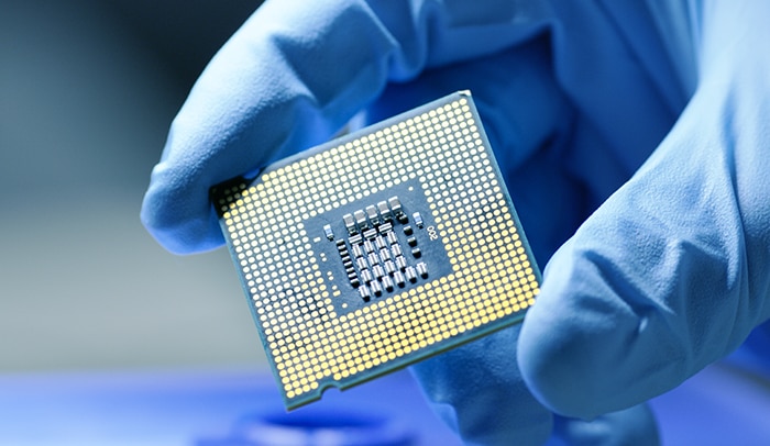 Why are Semiconductors used in Integrated Circuits?